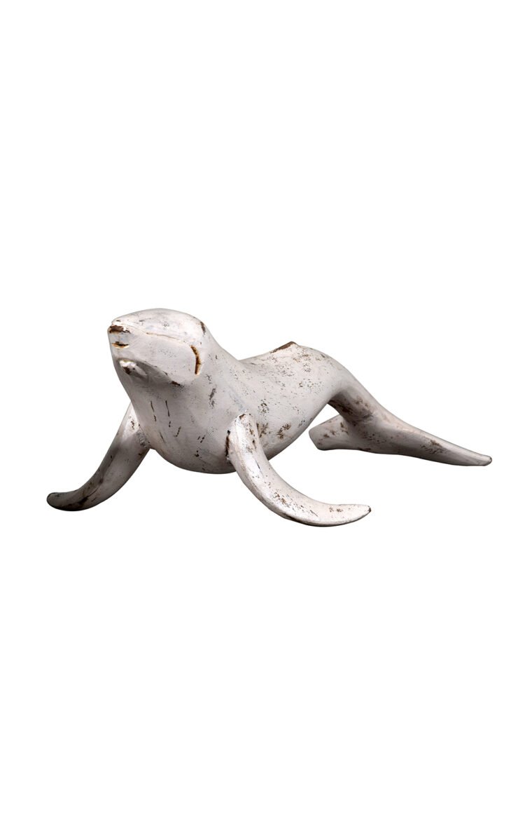 Villa 2 Add some finishing touches to your summer home or farmhouse with this figurine. It is an adorable decorative wooden seal finished in barn look finish and is perfect for the lake house, cabin or coastal decor. The handmade seal is carved out with the hands of artists who are best at it.